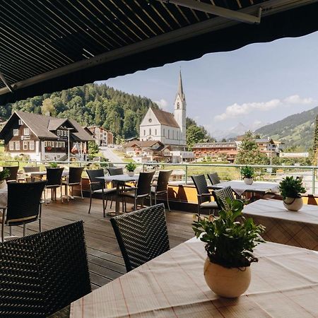Hotel Hirschen Silbertal Bagian luar foto
