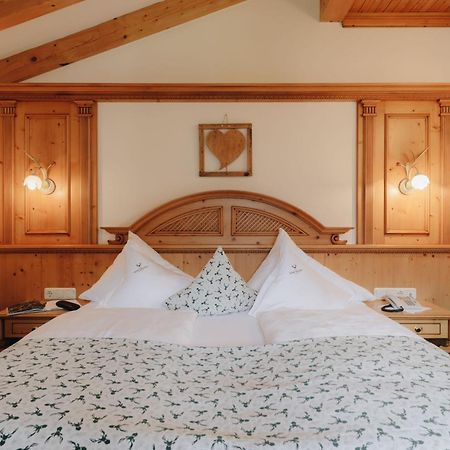 Hotel Hirschen Silbertal Bagian luar foto