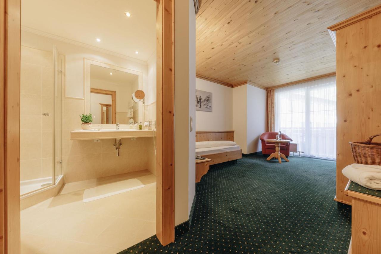 Hotel Hirschen Silbertal Bagian luar foto