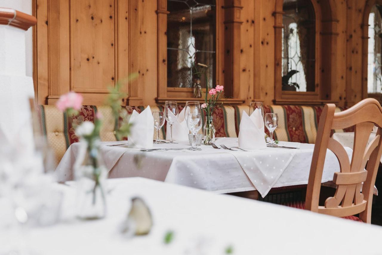 Hotel Hirschen Silbertal Bagian luar foto