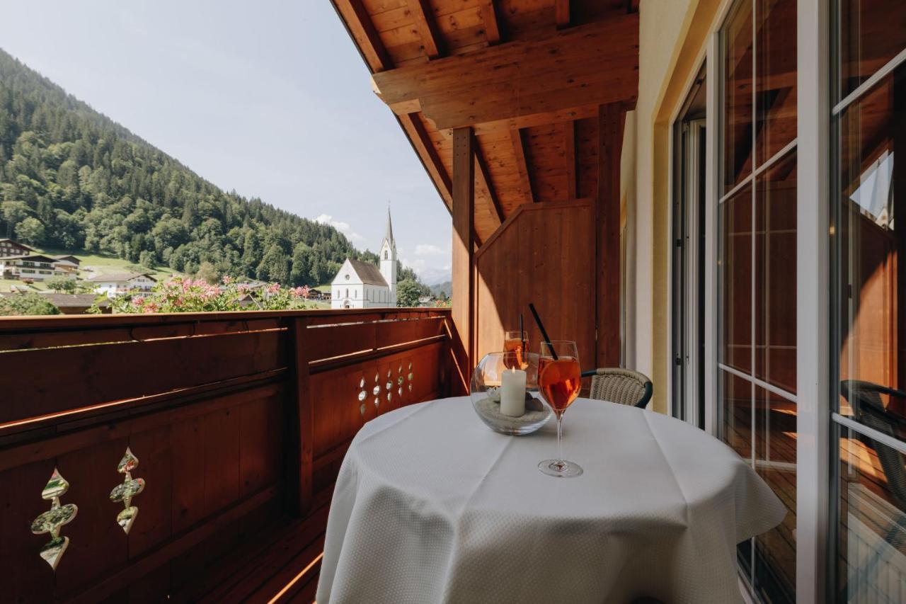 Hotel Hirschen Silbertal Bagian luar foto