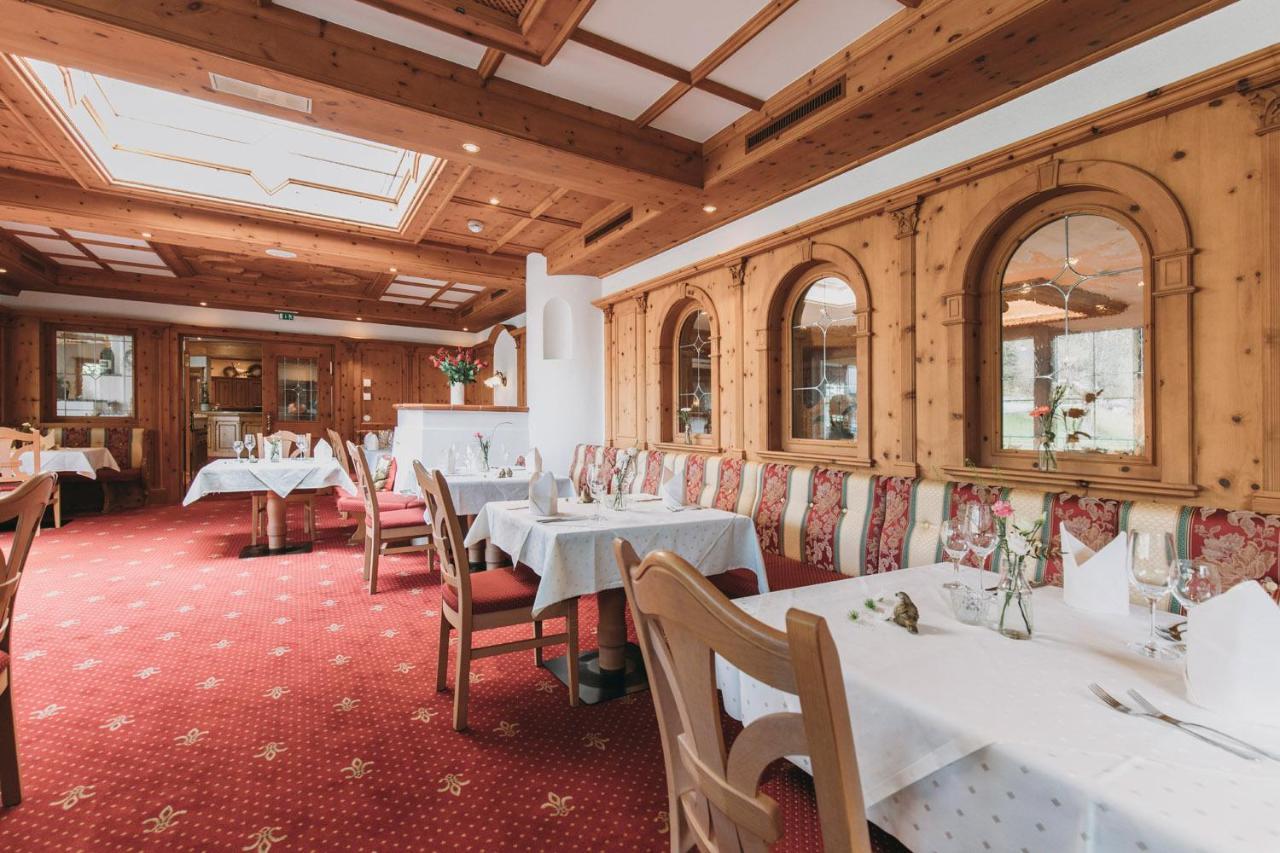 Hotel Hirschen Silbertal Bagian luar foto