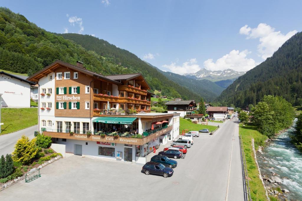 Hotel Hirschen Silbertal Bagian luar foto