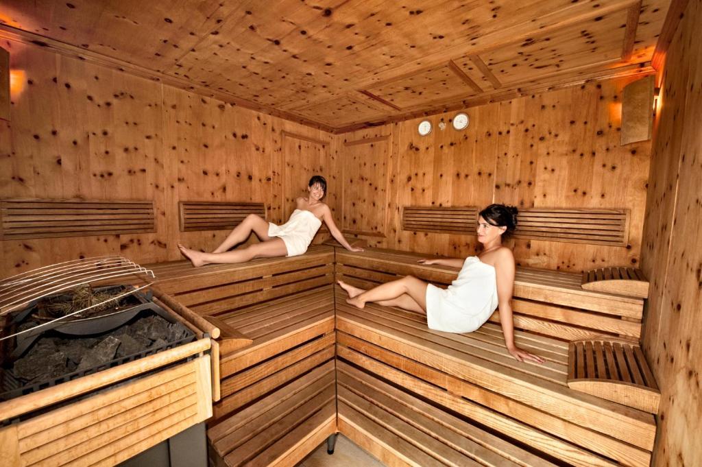 Hotel Hirschen Silbertal Bagian luar foto